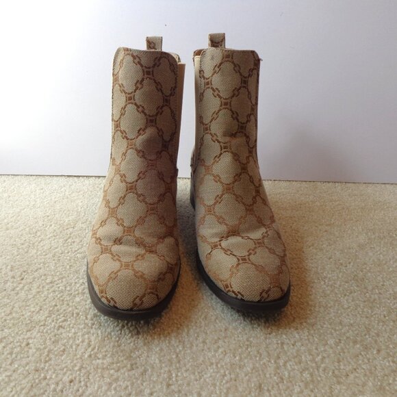 Just Fab Women's‎ Vernetta Chelsea Boot Taupe Mid Heels Calf Size 7 Excellent! - Picture 2 of 8